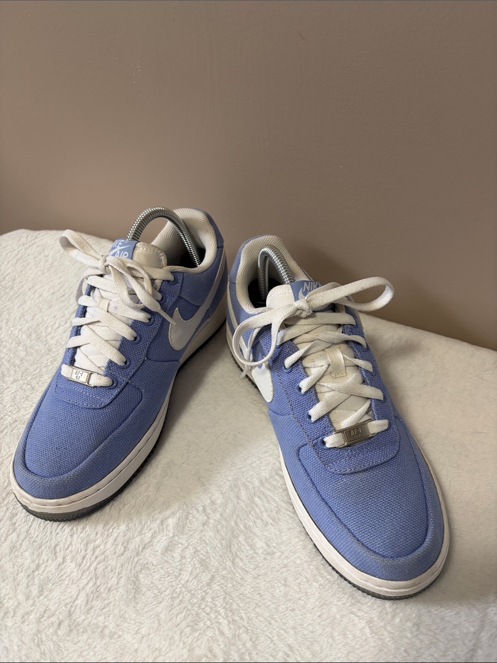 Nike Air Force 1 Low Top Sneakers - 8.5 Women’s Light Blue & White Canvas - Picture 3 of 7
